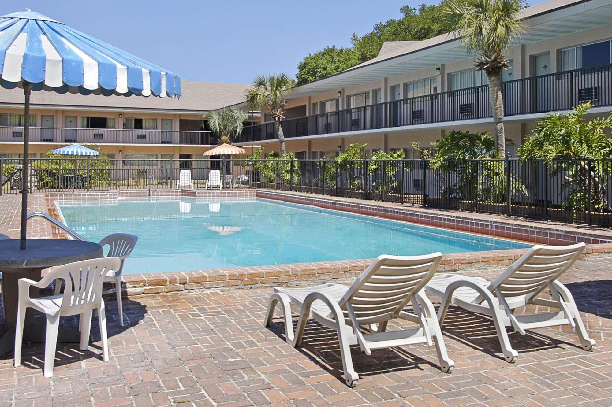 University Inn Gainesville Ngoại thất bức ảnh