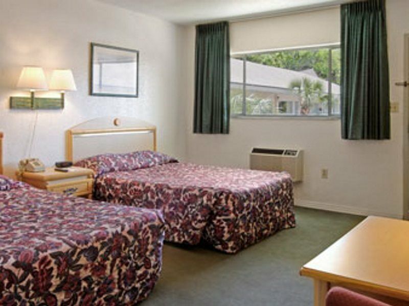 University Inn Gainesville Ngoại thất bức ảnh